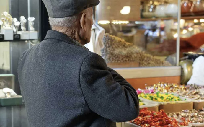 Dikili esnafının gündeminde maliyetler var