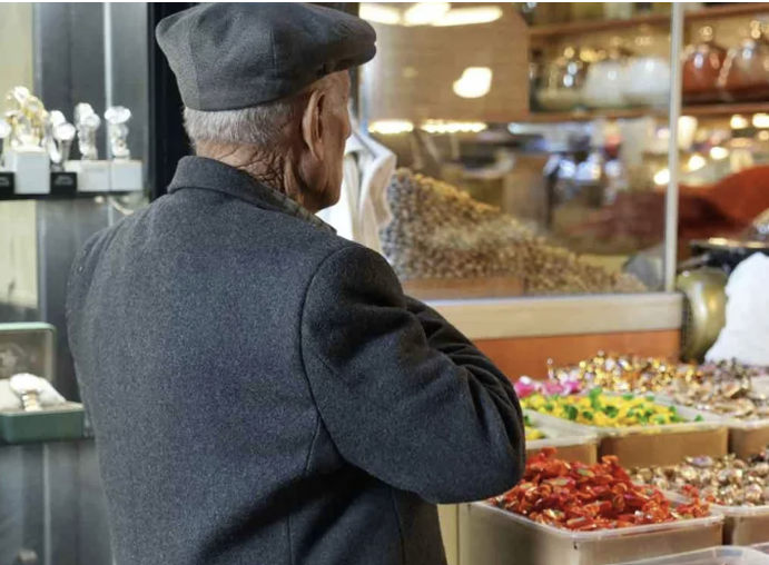 Dikili esnafının gündeminde maliyetler var