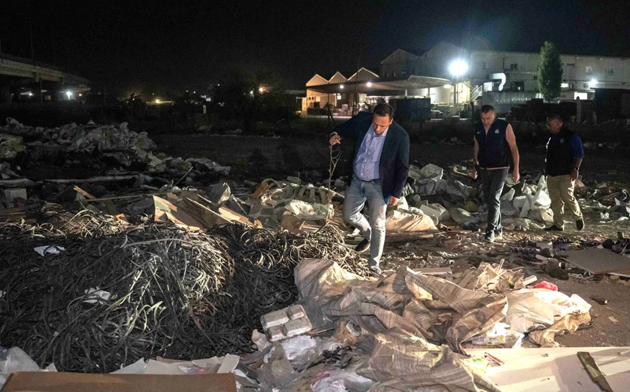 Bornova’da kaçak moloz seferberliği