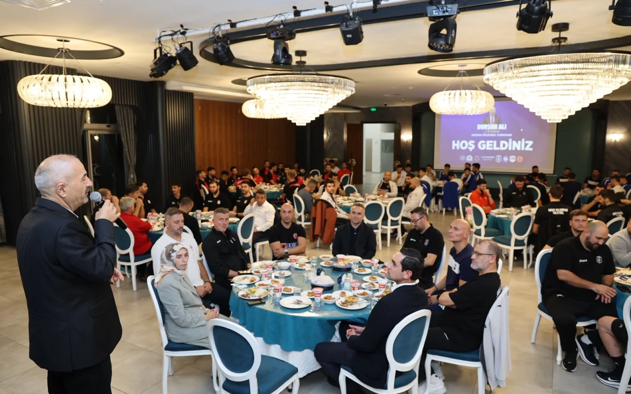 Dursun Ali Arslan Turnuvası ekipleri yemekte buluştu