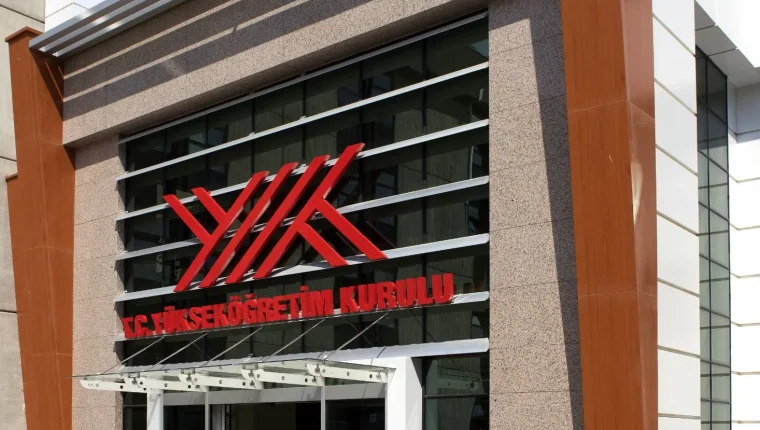 YÖK'ten 2026 YKS Adaylarına Yeni Hak: Üniversite Kapısı Açıldı