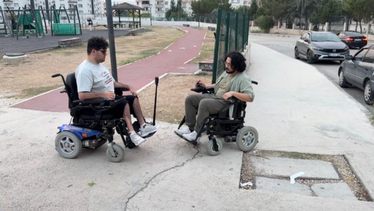 Osmaniye’de Furkan 1 gün akülü sandalyede engelleri deneyimledi