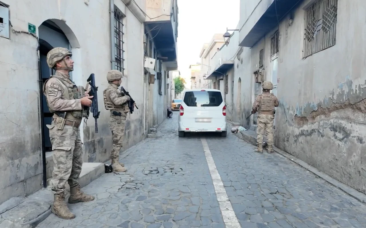 28 ilde DEAŞ operasyonu: Jandarma 83 kişiyi gözaltına aldı