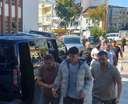 Aydın Efeler’de pompalı tüfekle yakalanan 3 kişi adliyeye sevk edildi