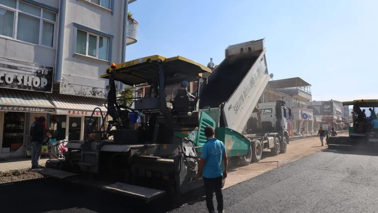 Arifiye Atatürk Caddesi’nde üstyapıda ikinci etap sona yaklaştı