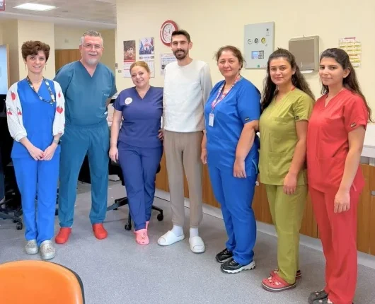 Burdur’da 6 saatlik ameliyatla 13 santimetrelik kitle çıkarıldı