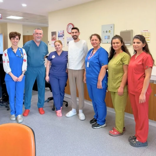 Burdur’da 6 saatlik ameliyatla 13 santimetrelik kitle çıkarıldı