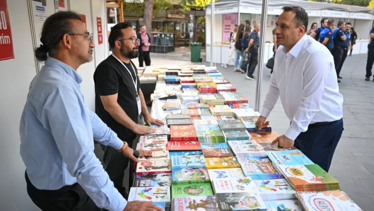 Bornova’da 790 bin kitaplık Homeros Kitap Günleri başladı