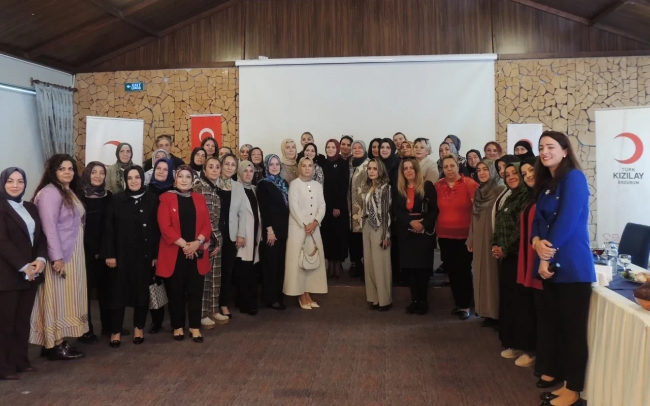 Kızılay Kadın Erzurum’dan yeni dönem için istişare buluşması