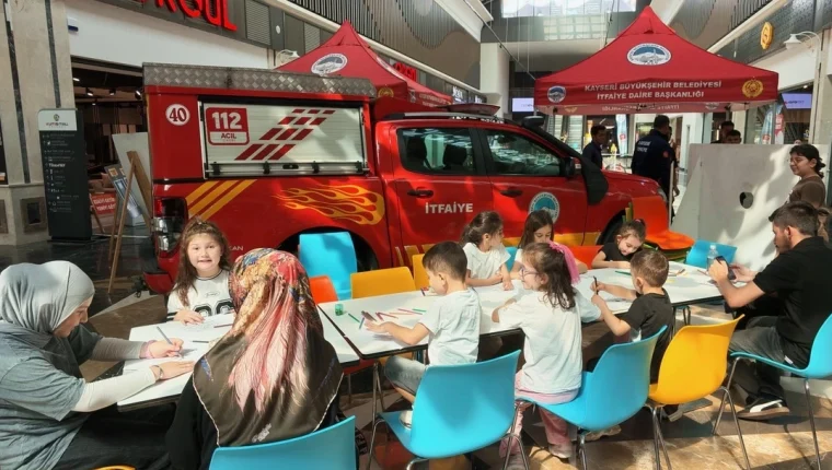 Kayseri’de çocuklara “Minik İtfaiyeci” eğitimi verildi