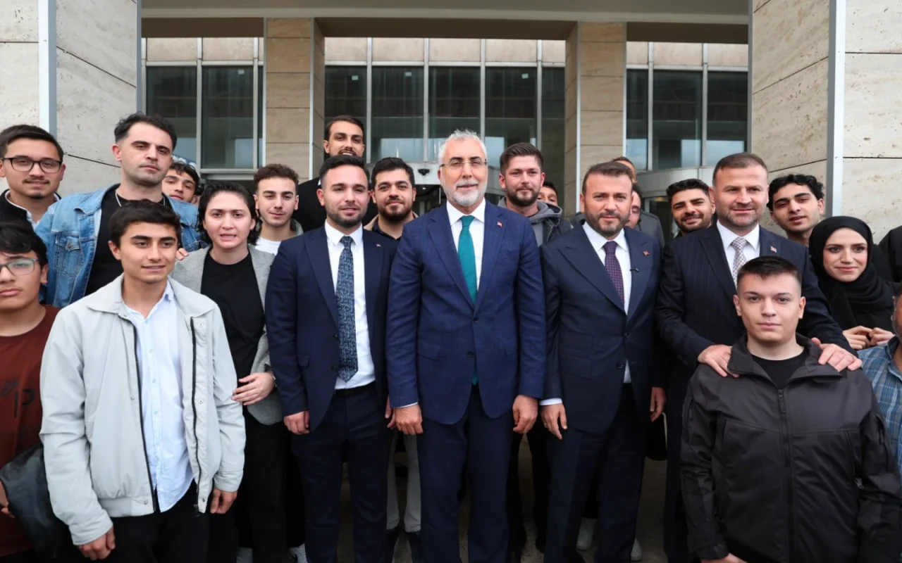 Arnavutköy İstihdam Merkezi'ni ziyaret eden Bakan Işıkhan