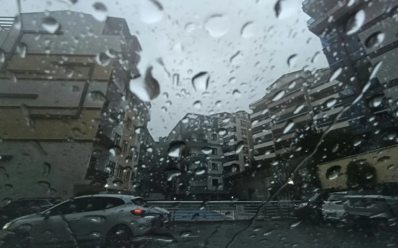 Meteoroloji: Hava sıcaklıkları düşecek, birçok bölgede kuvvetli yağış