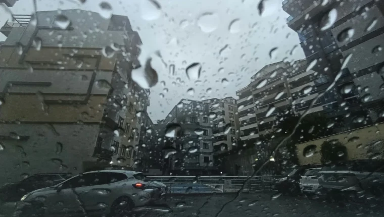 Meteoroloji: Hava sıcaklıkları düşecek, birçok bölgede kuvvetli yağış