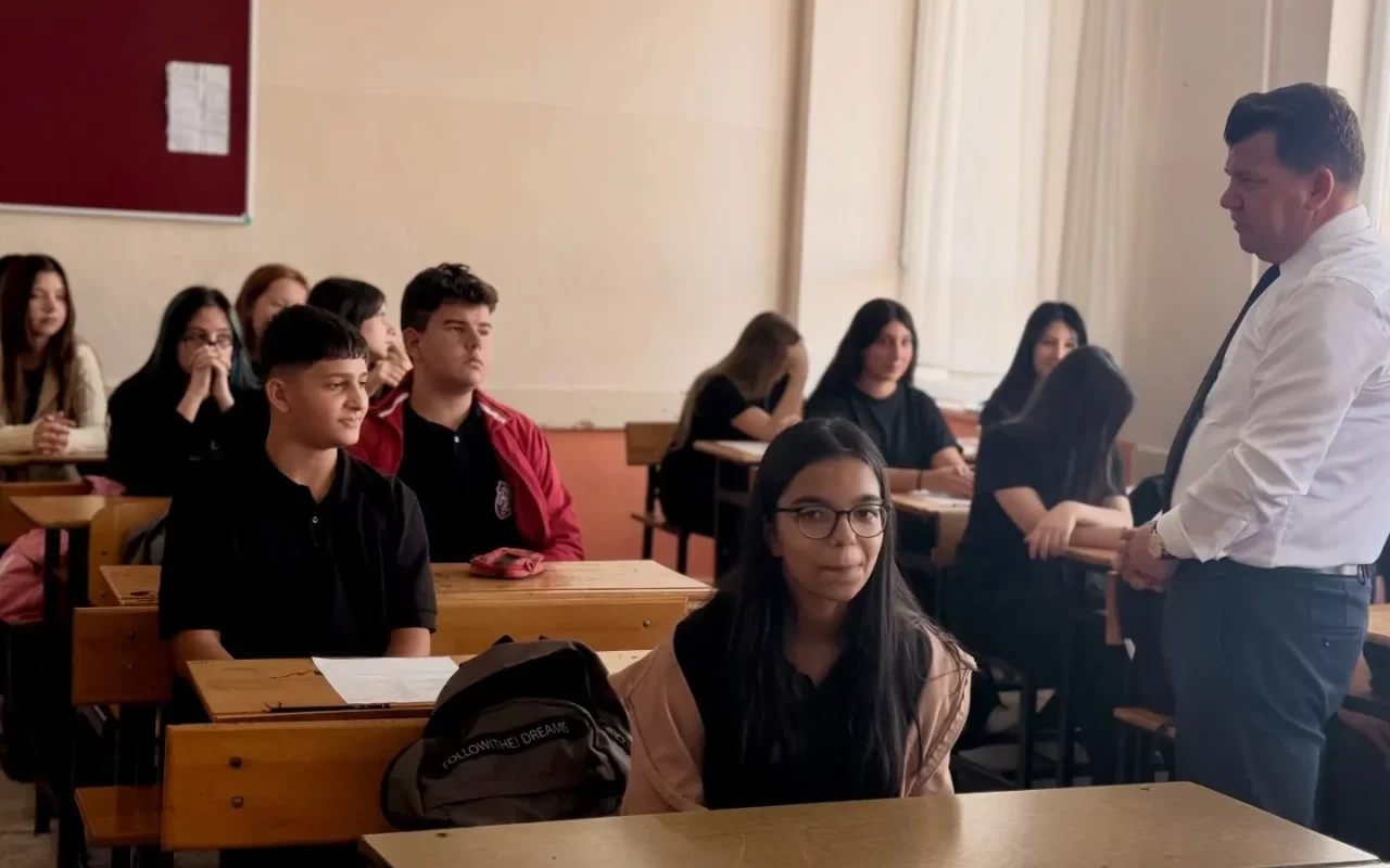 Sercan Kemik Keşan Lisesi'ni ziyaret etti, 9. sınıflarla buluştu