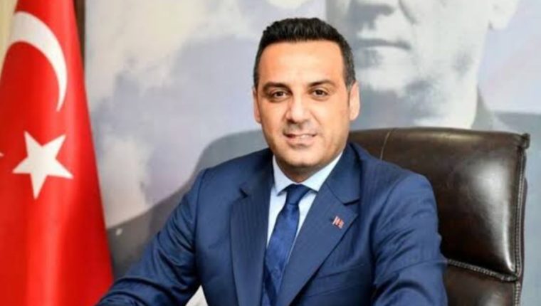 Çiğli Belediye Başkanı Onur Emrah Yıldız AK Parti'ye katılıyor