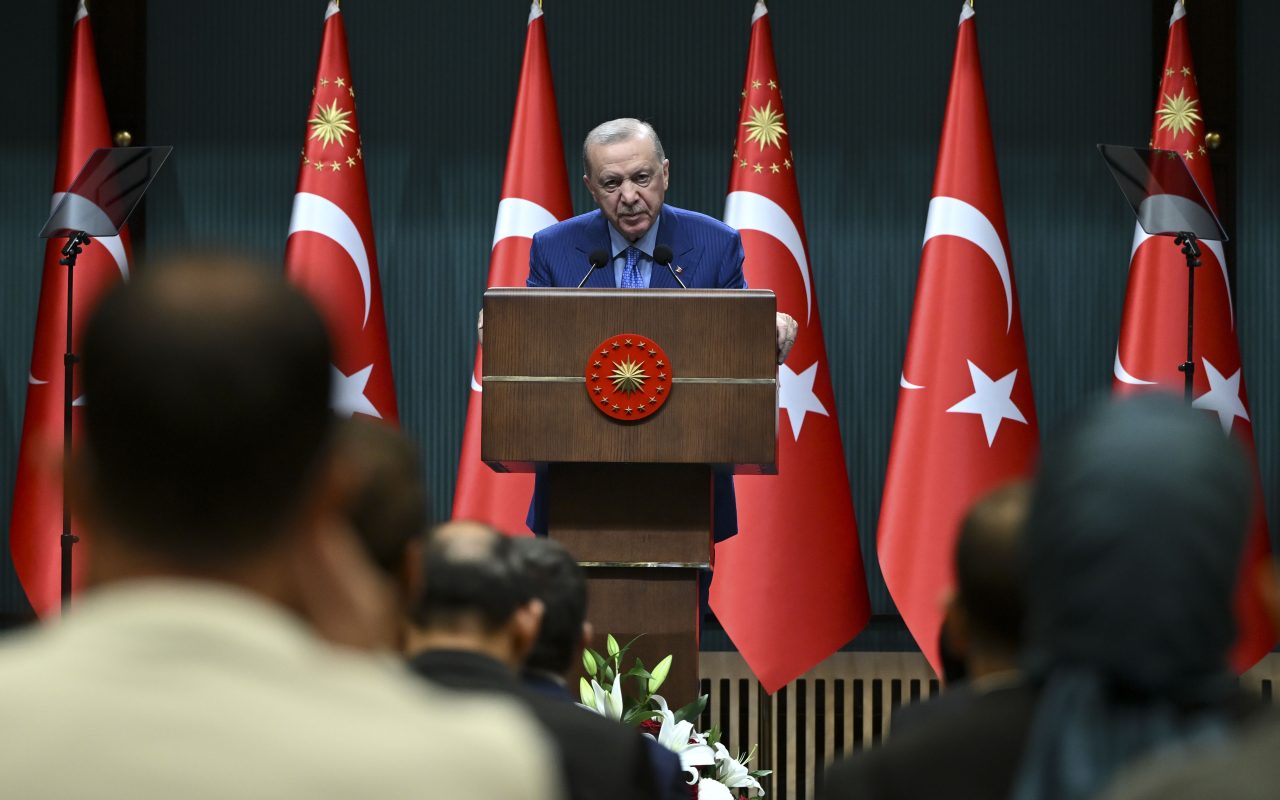 Erdoğan: Fon soruşturmasında haksız kazanç sağlayanlar hesap verecek