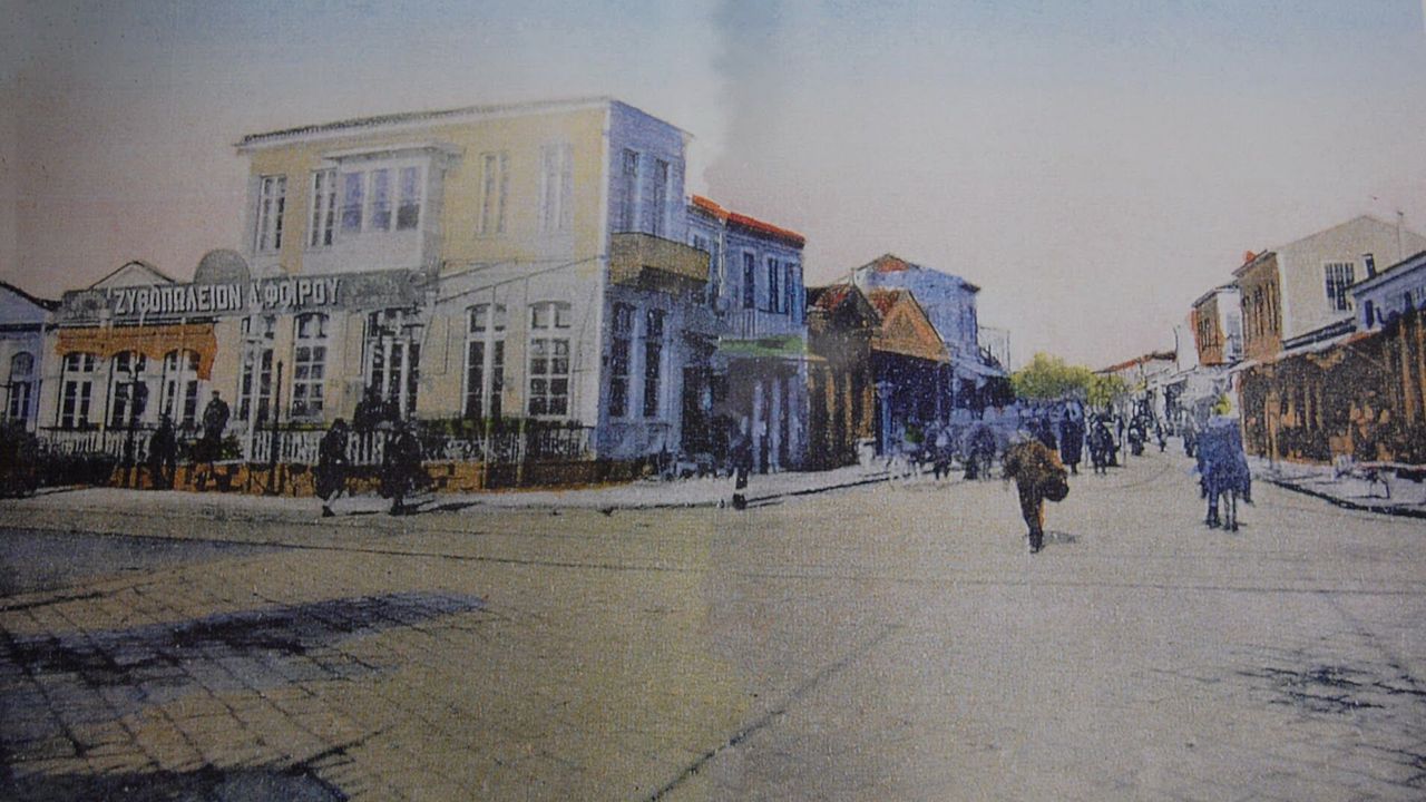 Karşıyaka çarşı girişi ve Hergele Meydanı'ndan eski fotoğraf