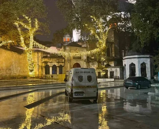 Eyüpsultan Camii'nde vakit namazında silahlı tartışma