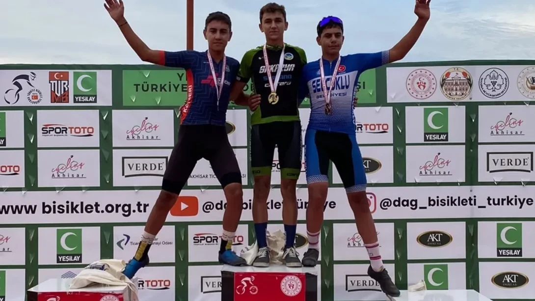 Sakarya Büyükşehir Spor Kulübü 6 madalya ile döndü