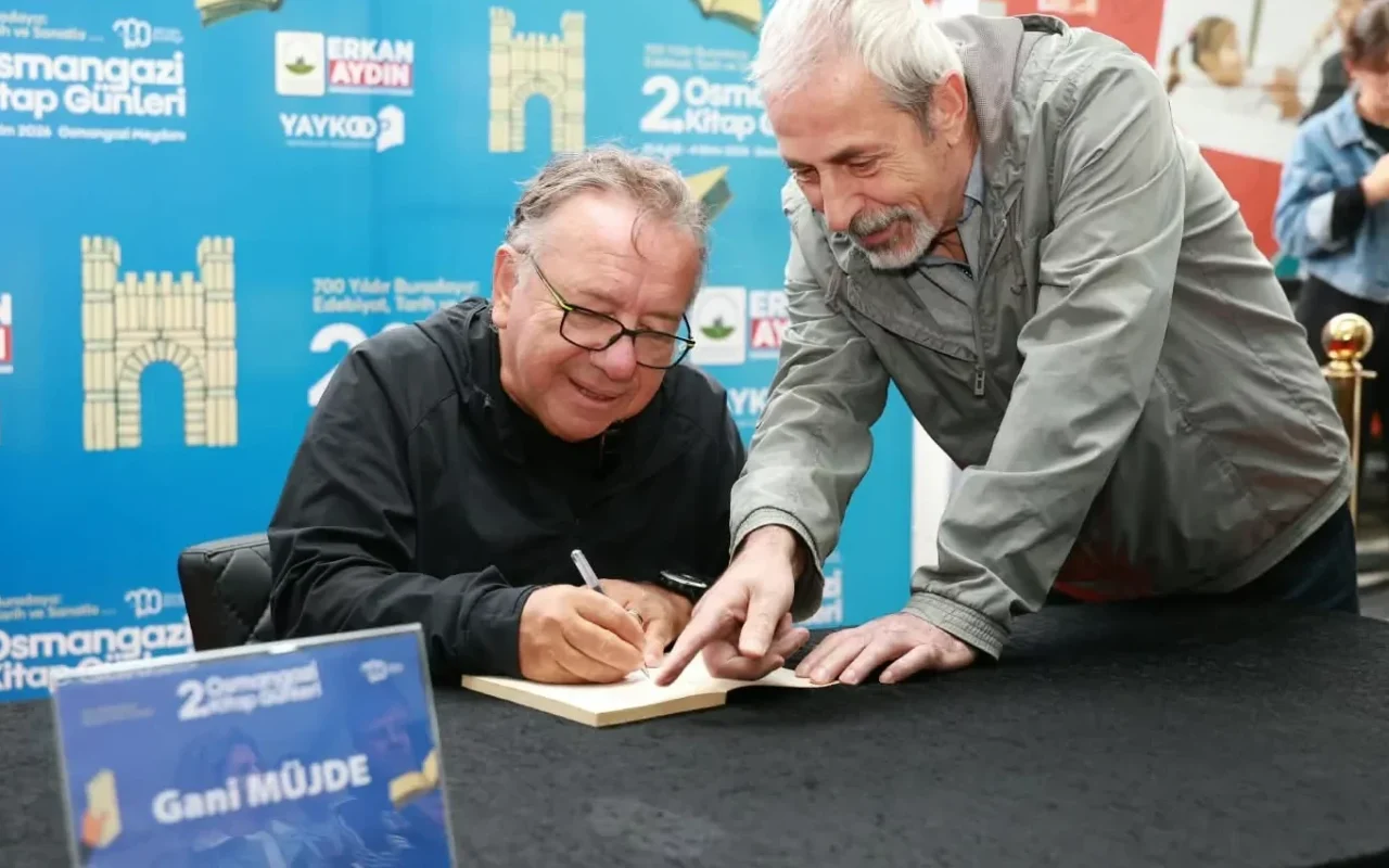 Gani Müjde Osmangazi Kitap Günleri'nde okurlarla buluştu