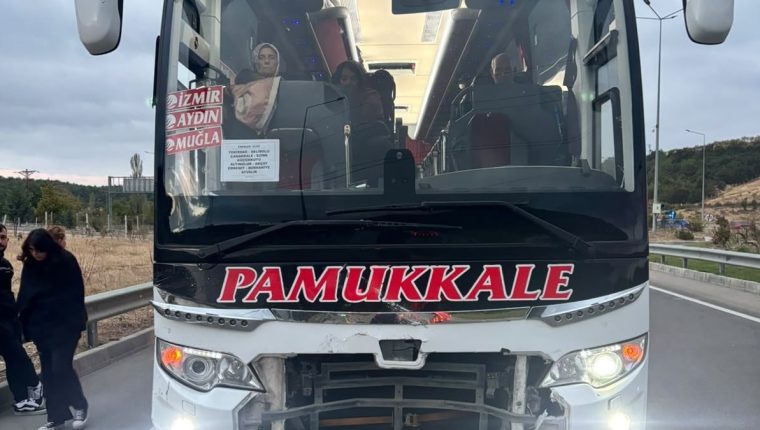 Çanakkale'de otobüs ile otomobil çarpıştı