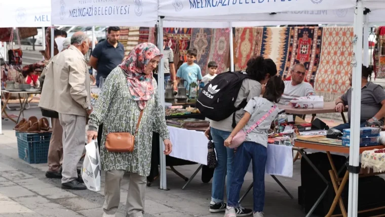 Kayseri Melikgazi'de Antika Pazarı yoğun katılımla gerçekleşti