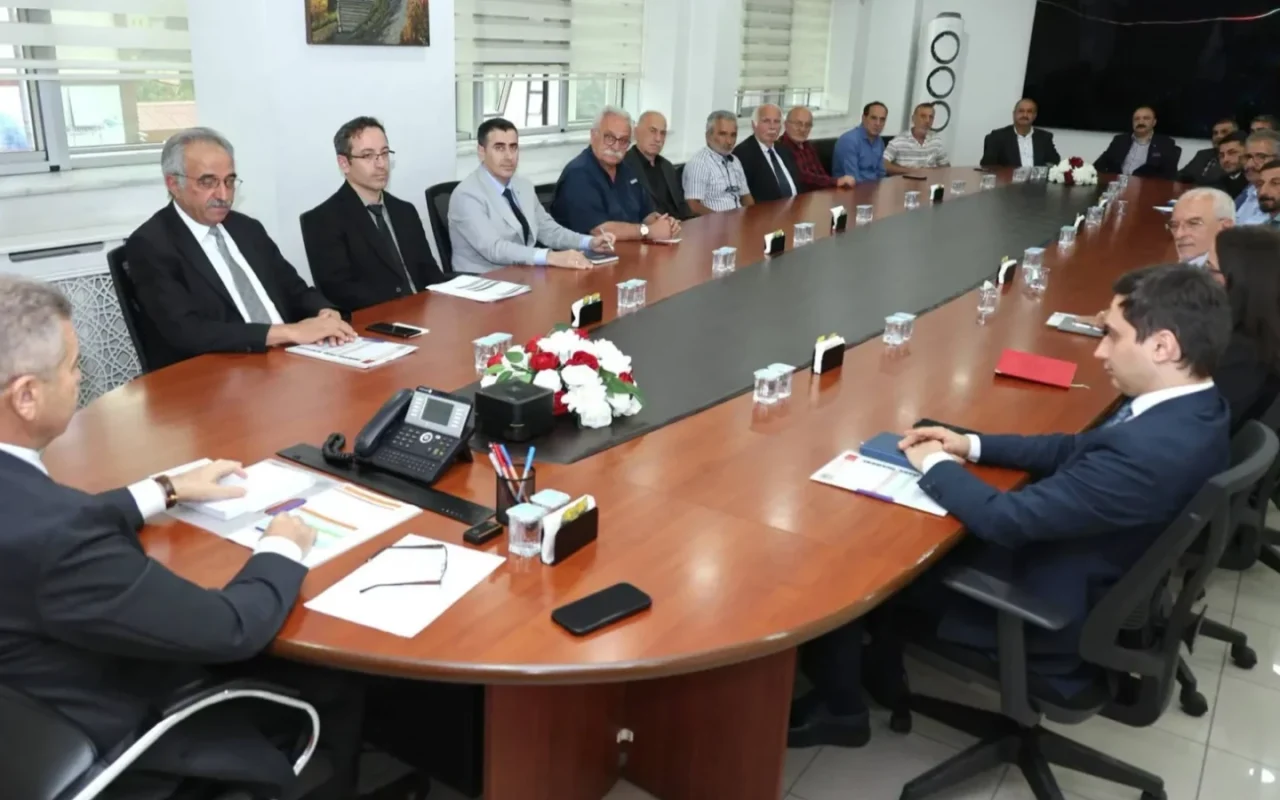 Artvin'de parke taşı memnuniyeti: köy yollarında konfor yükseldi