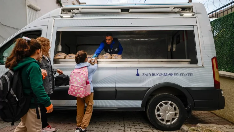 İzmir'de velilerin gönlü rahat, miniklerin karnı tok