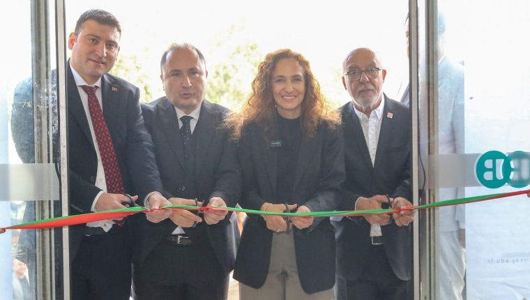 Karşıyaka Meslek Yüksekokulu açıldı: Bakırçay ve belediye ortaklığı