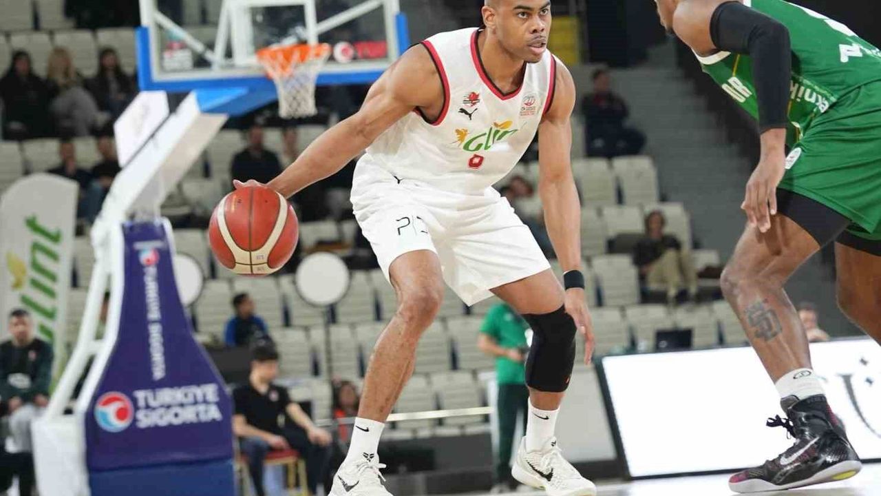 Karşıyaka Basketbol Markel Starks'ı kadrosuna kattı