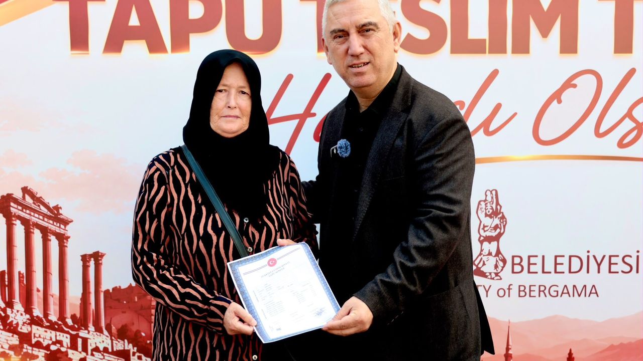 Bergama'da 18. Madde uygulaması tamamlandı, tapular verildi