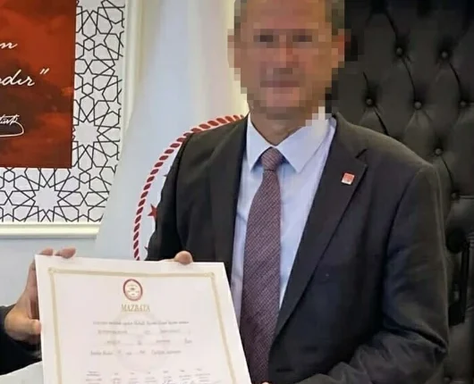 CHP'li meclis üyesi Çin'de gözaltında: Partiden ihraç edildi