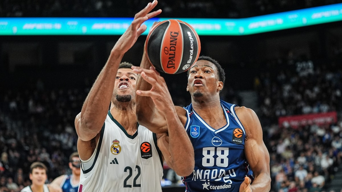 Anadolu Efes, EuroLeague 2. haftada Real Madrid'i 94-84 yendi