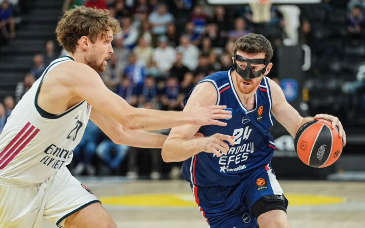 Anadolu Efes EuroLeague 2. haftada Real Madrid'i 94-84 mağlup etti