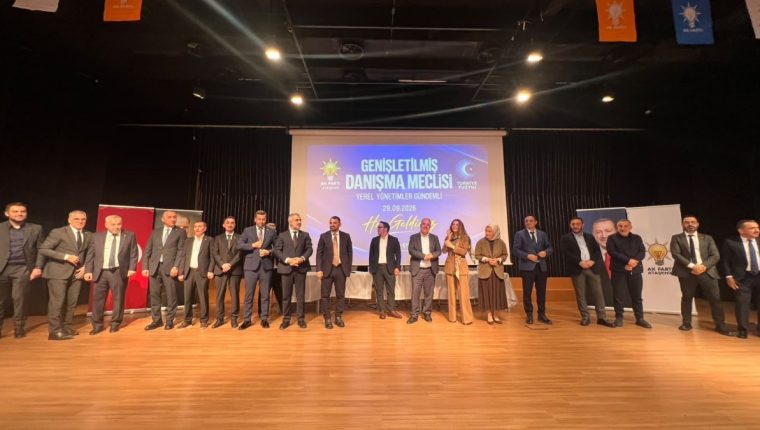 Ataşehir'de 6 CHP'li üye AK Parti'ye katıldı; Oğuz Sarul İBB Meclisi'nde de görevli