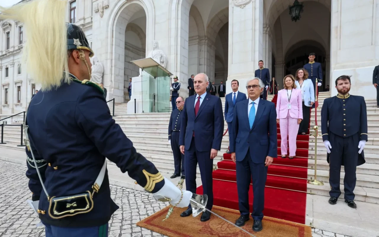 Numan Kurtulmuş Lizbon'da resmi törenle karşılandı
