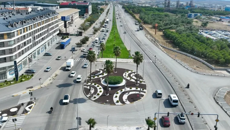 Bandırma'nın Bursa-Çanakkale yolundaki kent girişi yenilendi