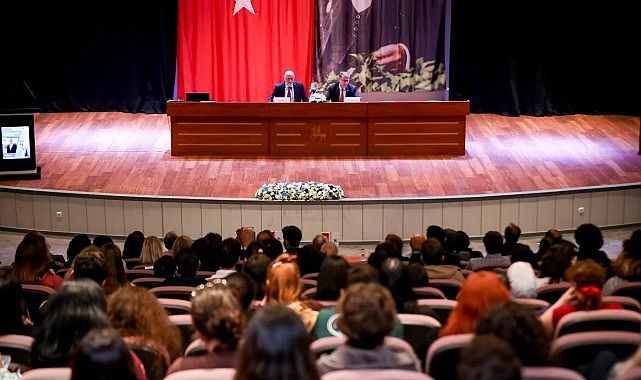 Türk Dili Söyleşisi: DEÜ'de Osman Mert konuştu
