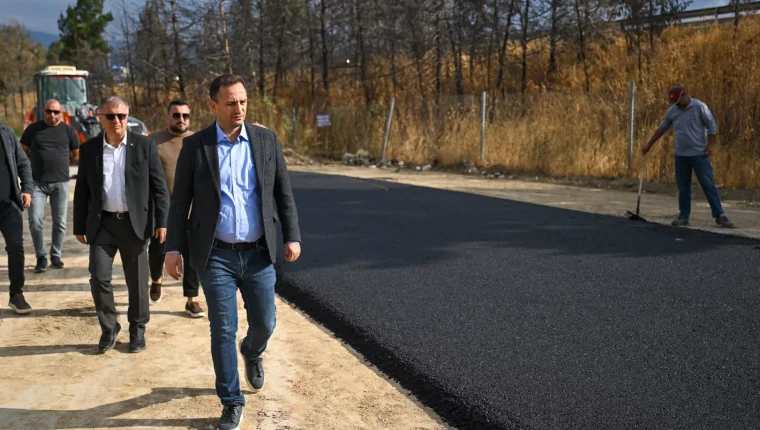 Bornova 6203 Sokak'ta asfalt çalışması başladı