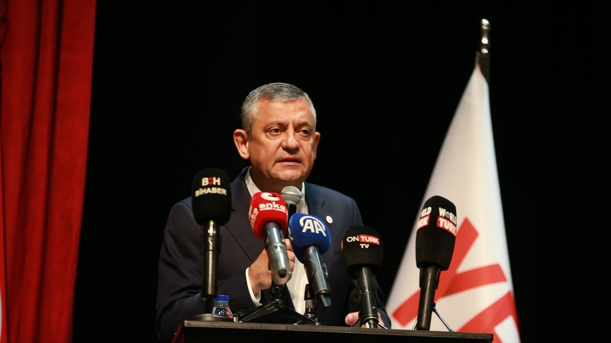 CHP-Yeni Parti kavgası: 'Atatürk'ün partisi' tartışması sürüyor