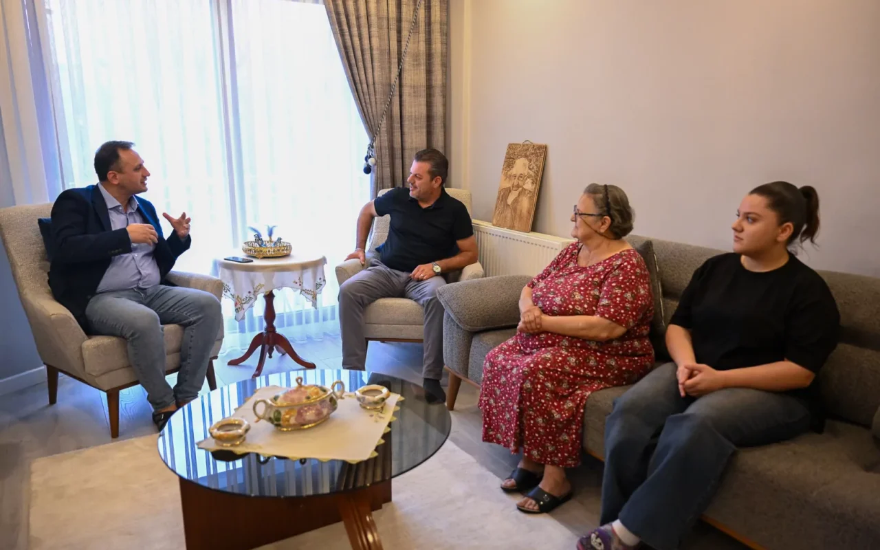 Bornova'da Başkan Eşki’den vefa ziyareti