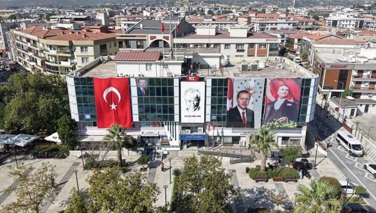 Menderes Belediyesi zabıtası okul kantinlerinde denetim yaptı