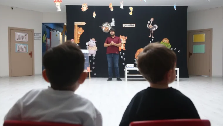 Çayırova'da minikler veterinerliği tanıdı, sokak hayvanlarını öğrendi