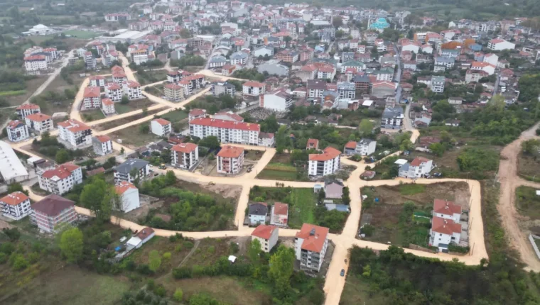 İnegöl Cerrah Mahallesi'nde 27 sokakta sathi kaplama başladı