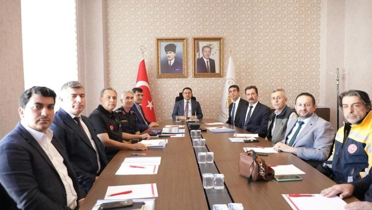 Kütahya'da Acil Çağrı Hizmetleri toplantısı Vali Işın başkanlığında
