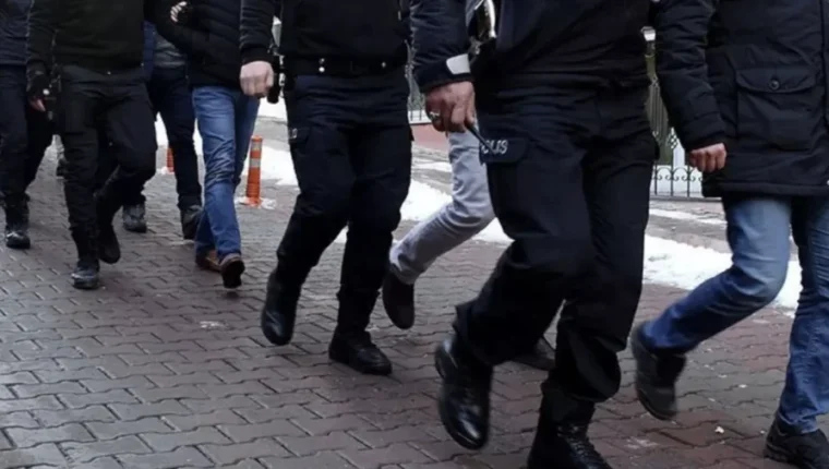 İzmir Otokent’te Tefecilik Operasyonu: 7 Şüpheli Tutuklandı