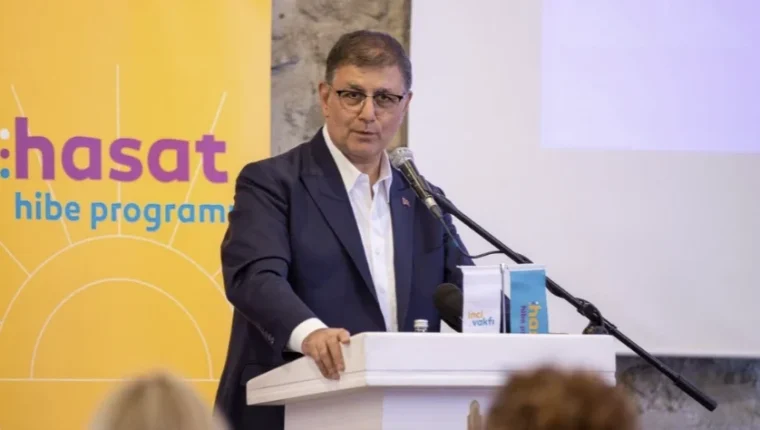 Tugay’dan Özfatura Mesajı: İzmir’e Hizmetleriyle Anacağız