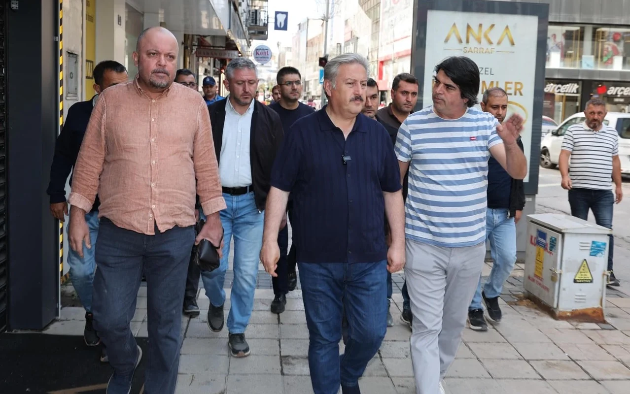 Kayseri Melikgazi'de yollar yenileniyor