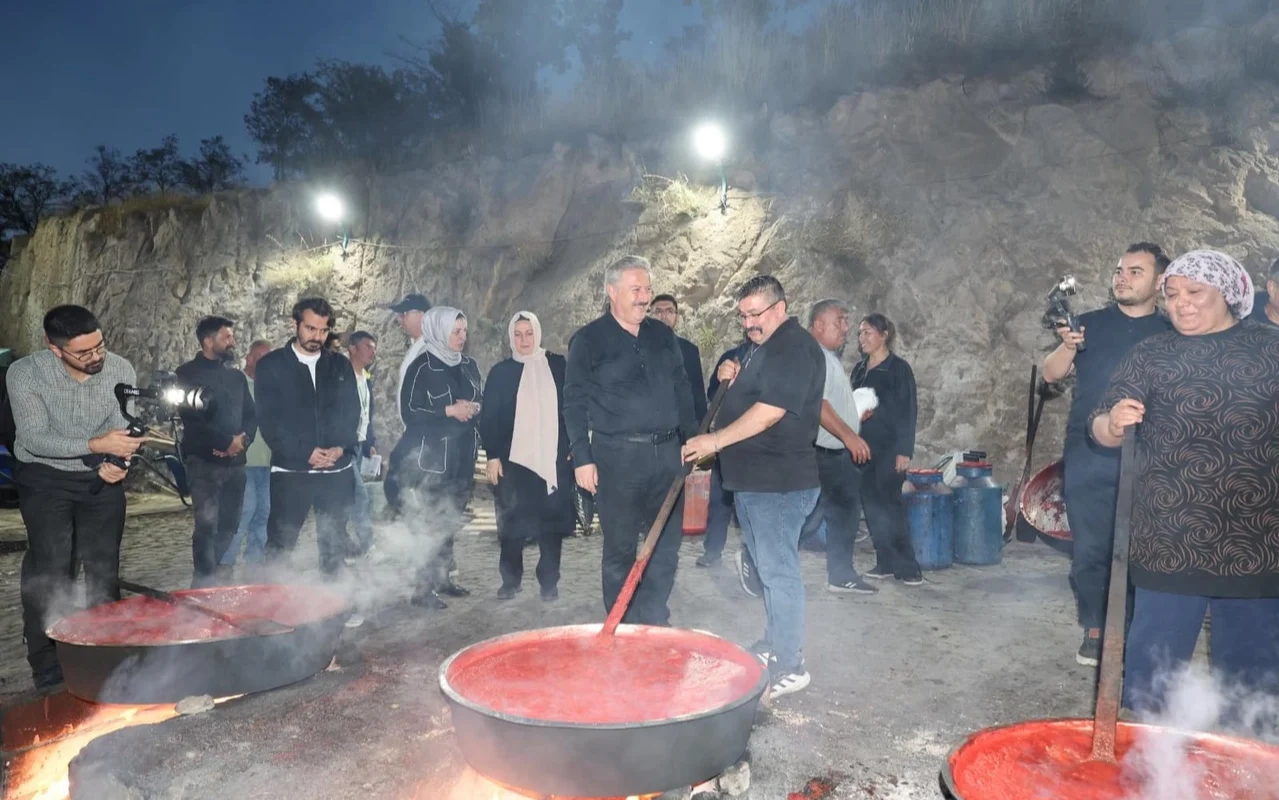 Kayseri Melikgazi'de salça dönemi rekorla bitti