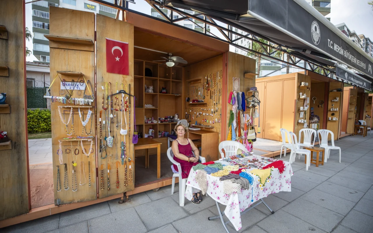 Mersin’de üretici kadın stantları dayanışmayı güçlendiriyor